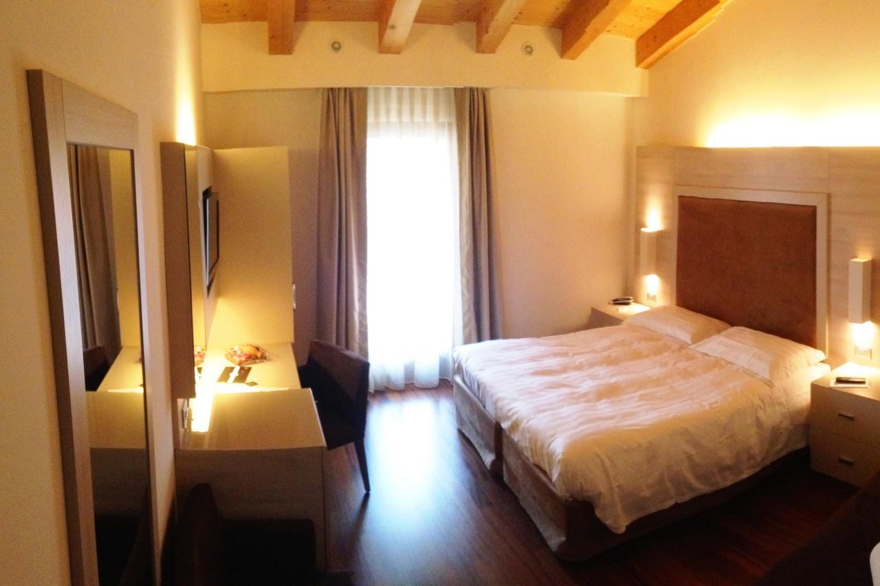 Trattoria Locanda Ai Tre Amici Mortegliano Extérieur photo