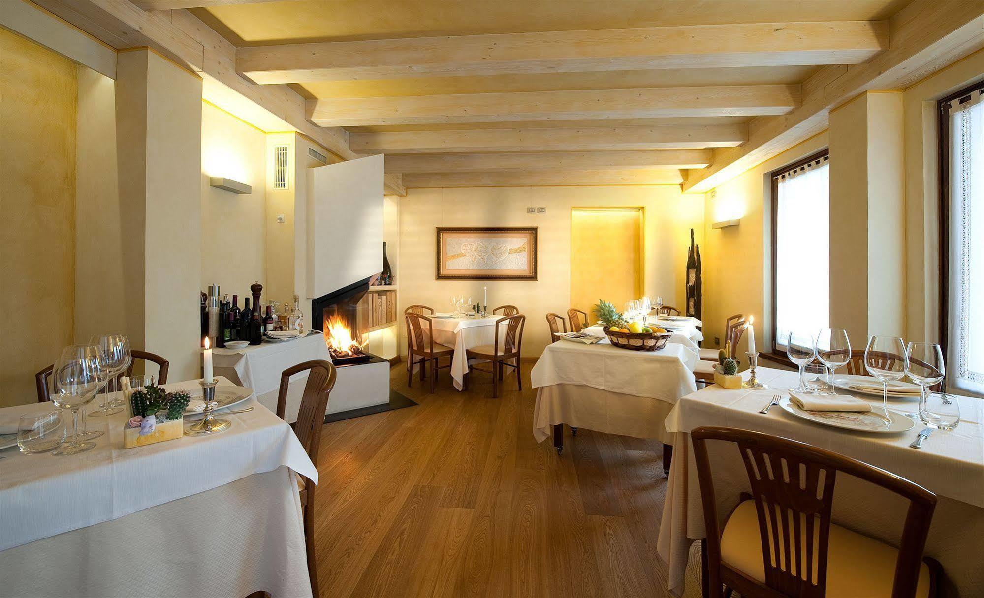 Trattoria Locanda Ai Tre Amici Mortegliano Extérieur photo